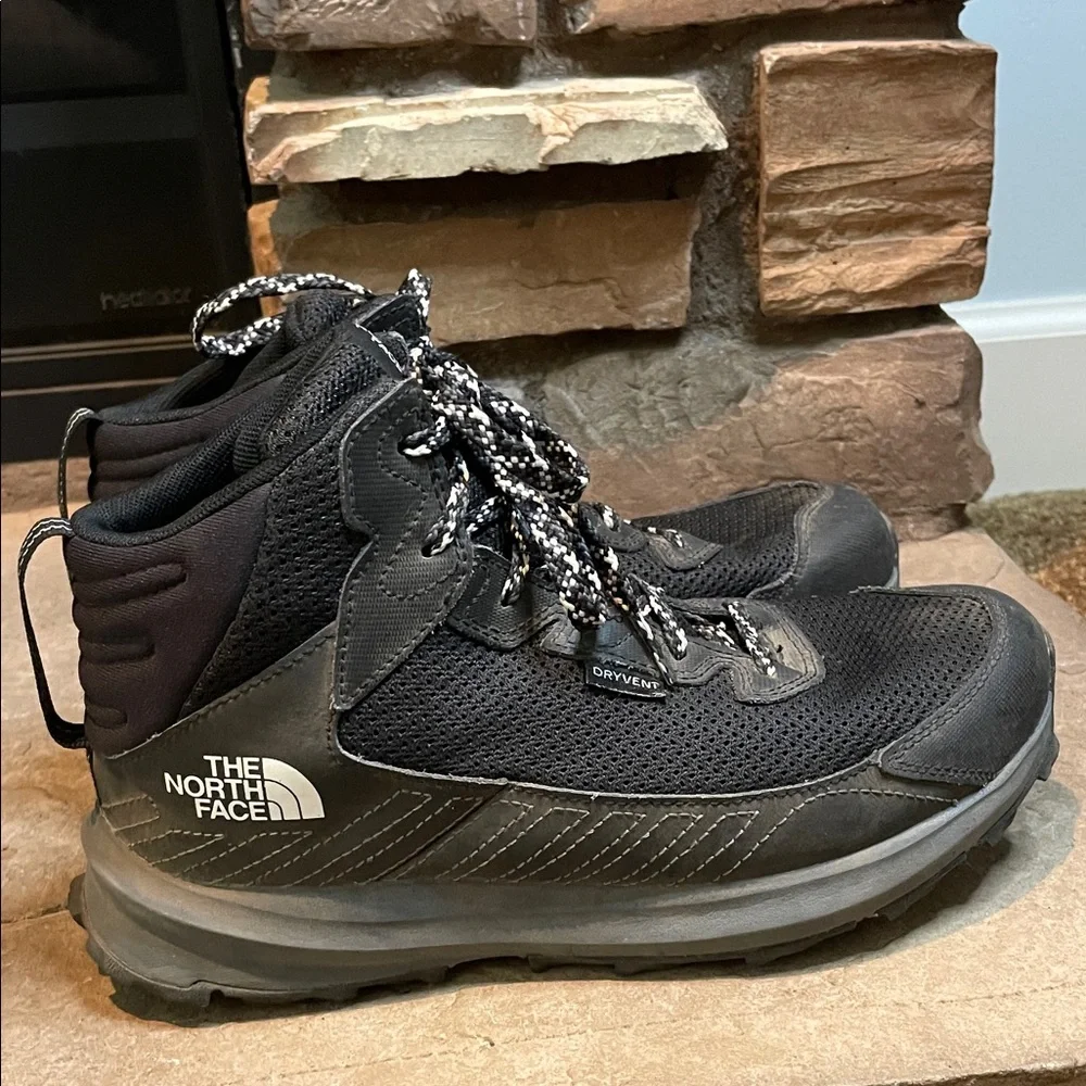 The North Face Men's Hedgehog Black Hiking Shoes